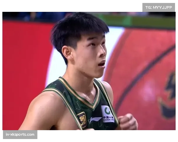 加油追梦人 林葳分享俄勒冈大学定妆照展现青春风采